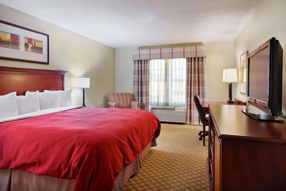 Country Inn & Suites by Radisson, Rock Falls, IL 3