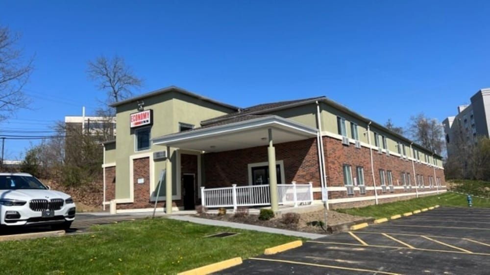 SUBURBAN STUDIO Pittsburgh Airport PA -1 estrellas en Moon
