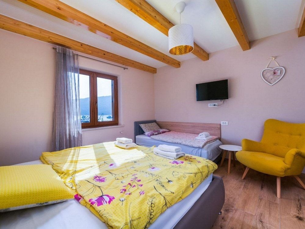 Villa with Sea Views, Hot Tub, & Roof Terrace 3