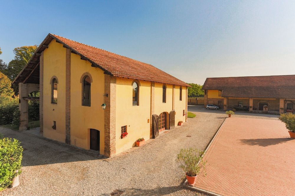 AGRITURISMO LE CORTI DELLA GUALDANA -1 estrellas en Voghera
