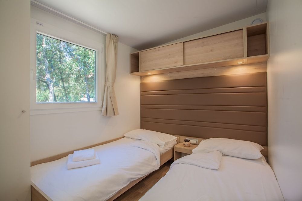 Mobile Homes Delta at Campsite Lopari 2