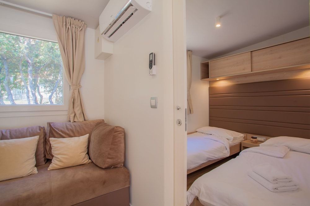 Mobile Homes Delta at Campsite Lopari 3