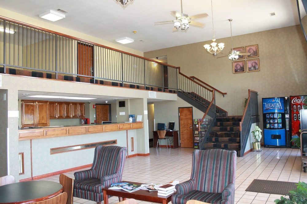 Super 8 by Wyndham Morrilton 2