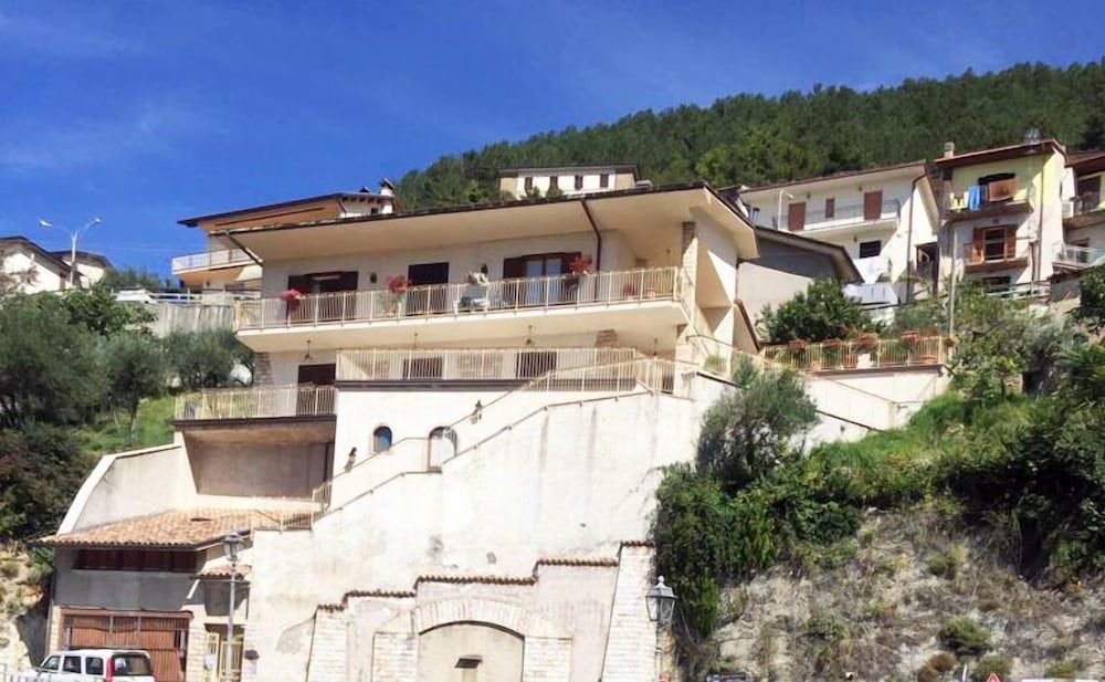 Villa Ragno -1 estrellas en Poggio Bustone