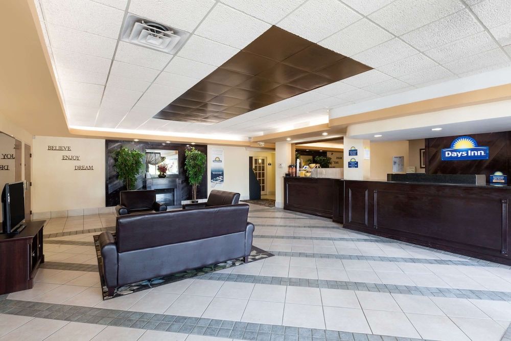 Days Inn by Wyndham Albion 2
