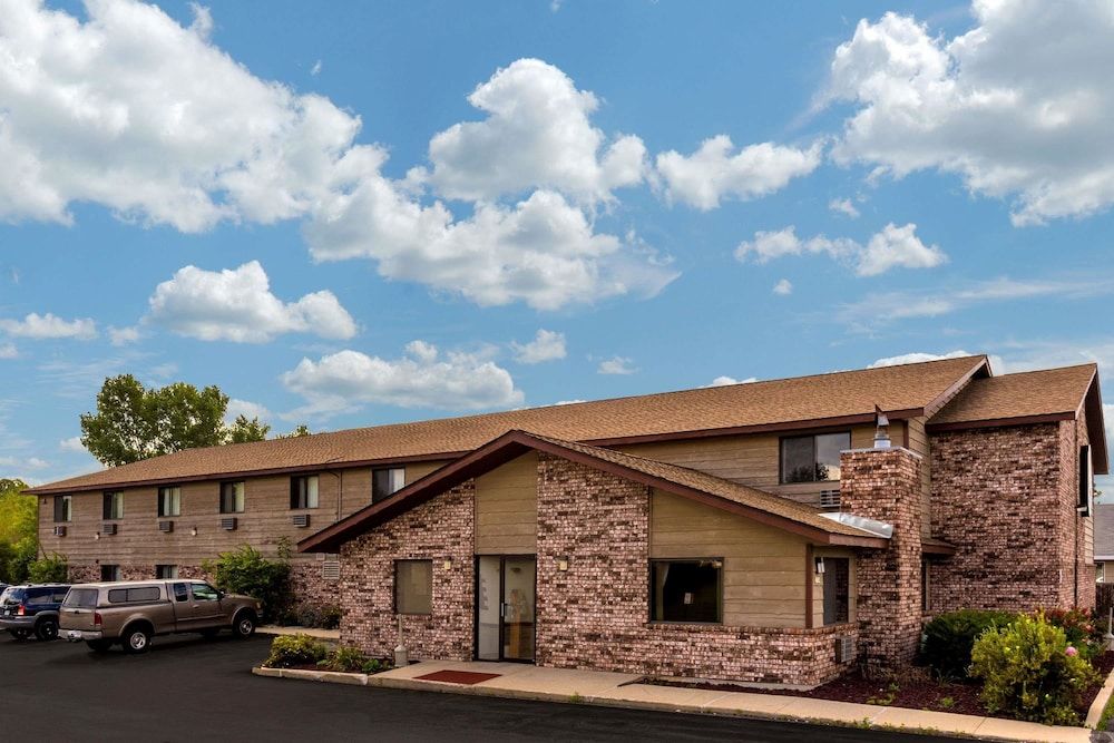 Super 8 by Wyndham Hartford WI 2 estrellas en Hartford