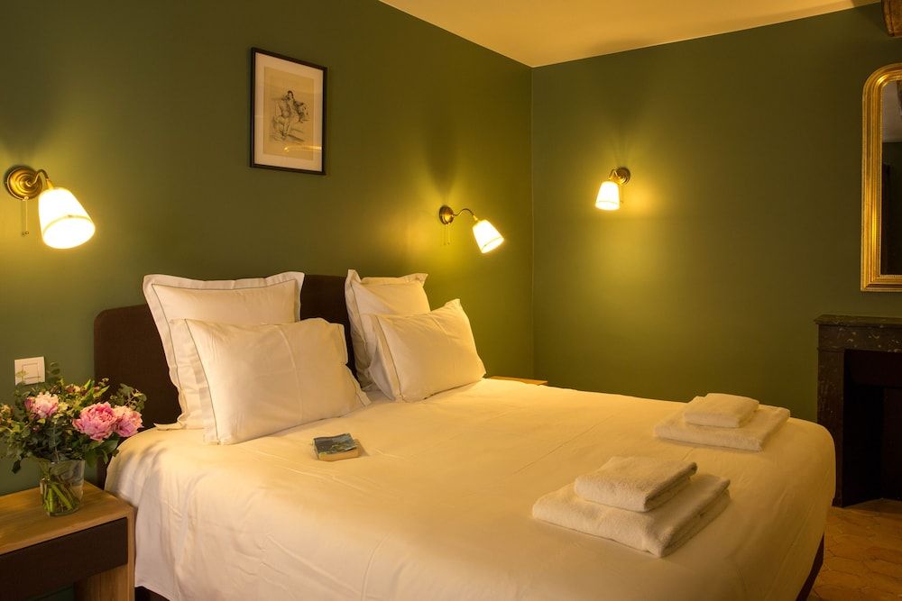 Les Sarments ***** - Beaune 5 estrellas en Santenay
