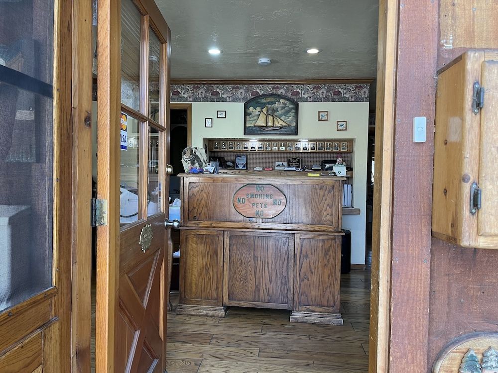 Whispering Pines Lodge 2