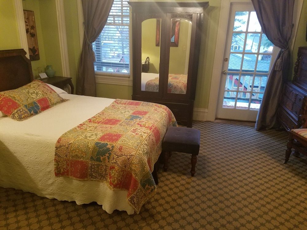 Vandiver Inn 3