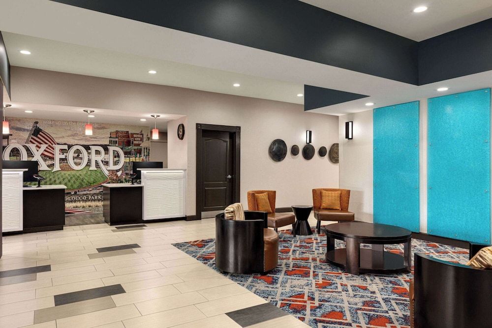 La Quinta Inn & Suites by Wyndham Oxford - Anniston 2