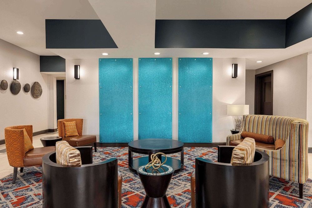 La Quinta Inn & Suites by Wyndham Oxford - Anniston 3