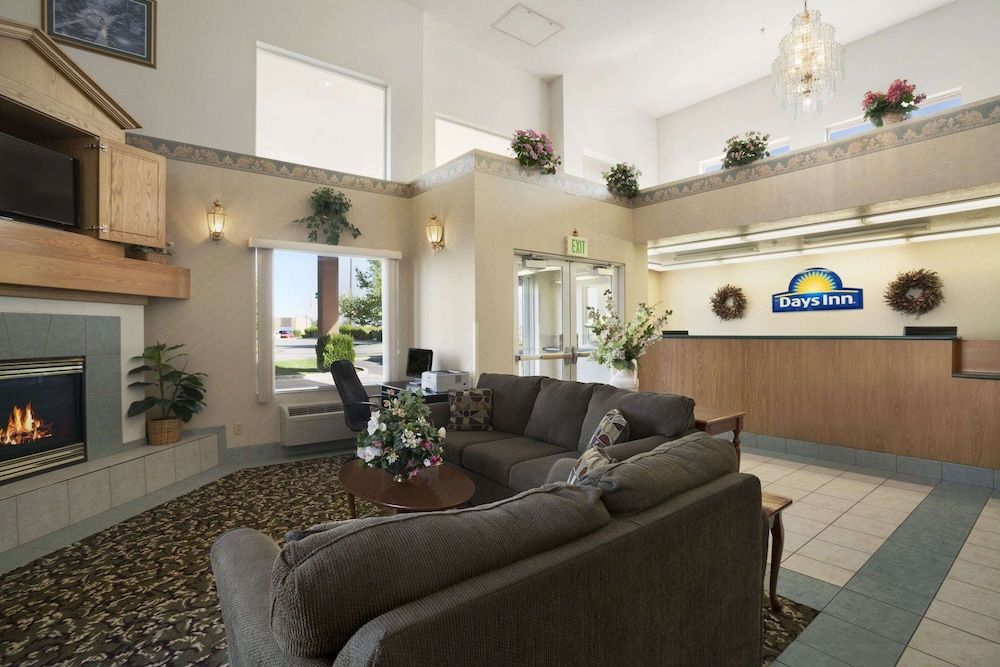 Days Inn by Wyndham Springville 3