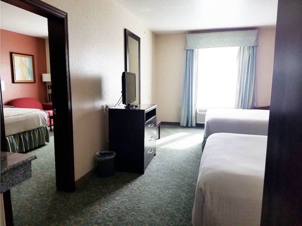 Ramada by Wyndham South Waco 3