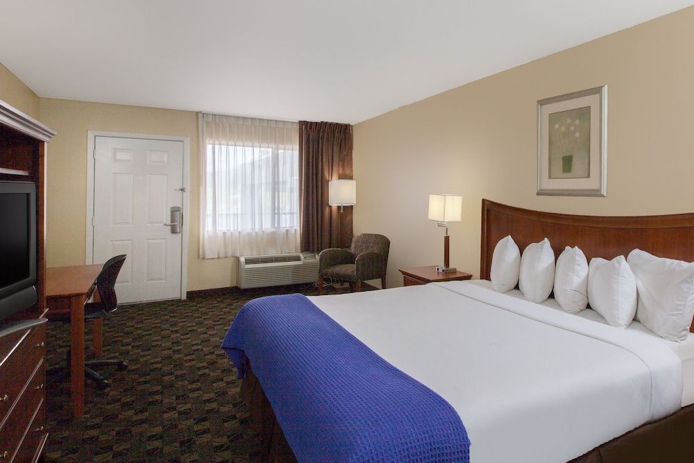 Days Inn by Wyndham Natchitoches 2
