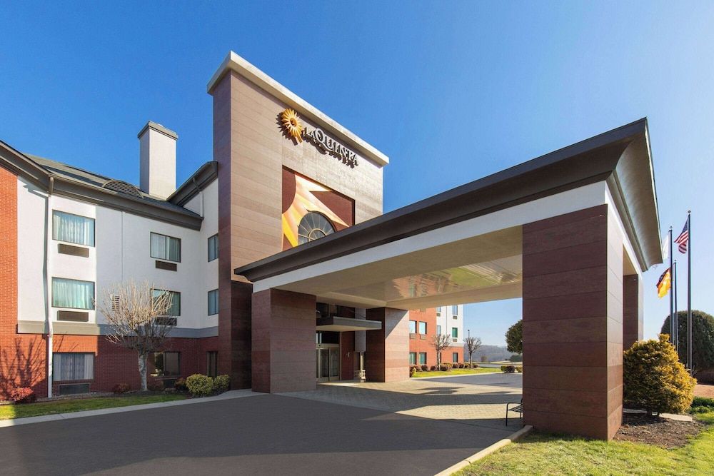 La Quinta Inn & Suites by Wyndham Loudon 3 estrellas en Loudon