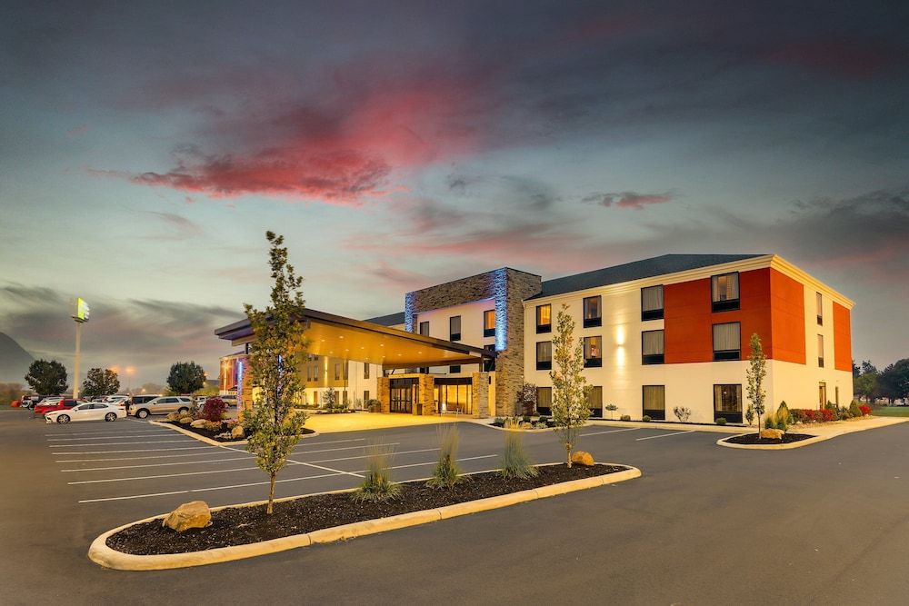 Holiday Inn Express & Suites Troy by IHG 3 estrelas em Troy