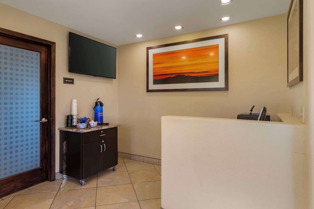 Best Western Desert Inn 3