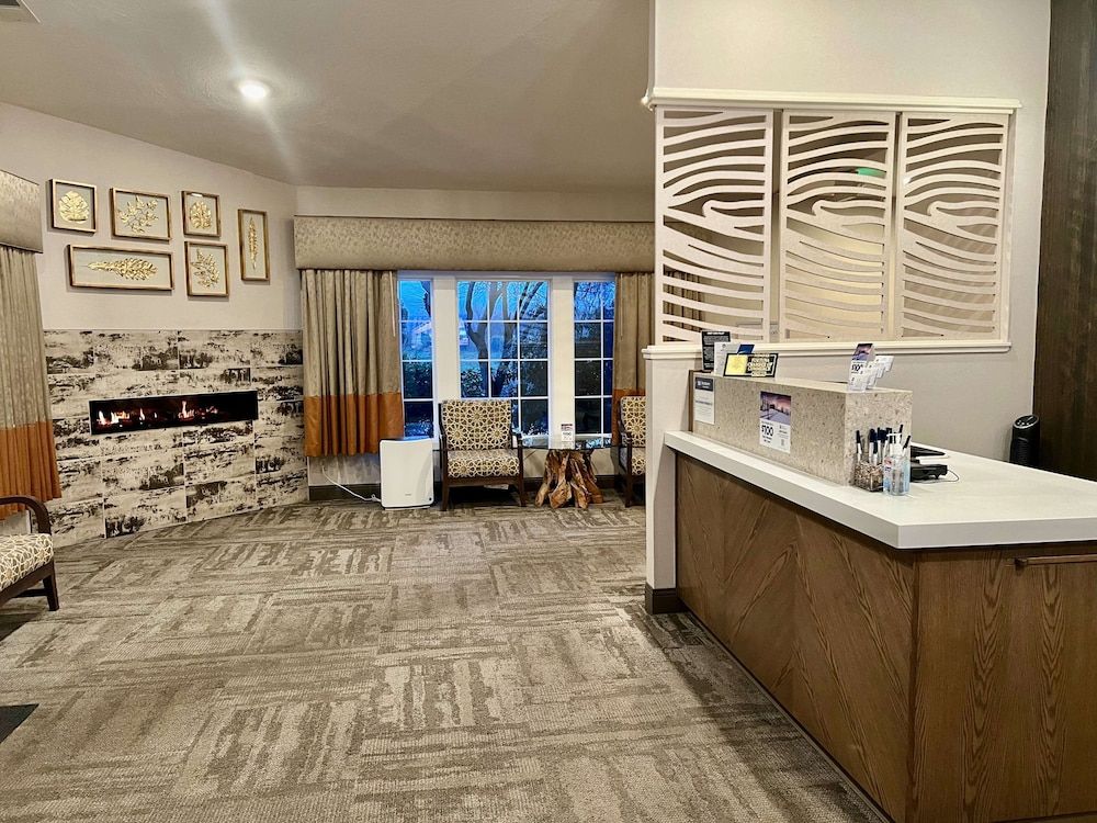 Best Western Country Inn 3