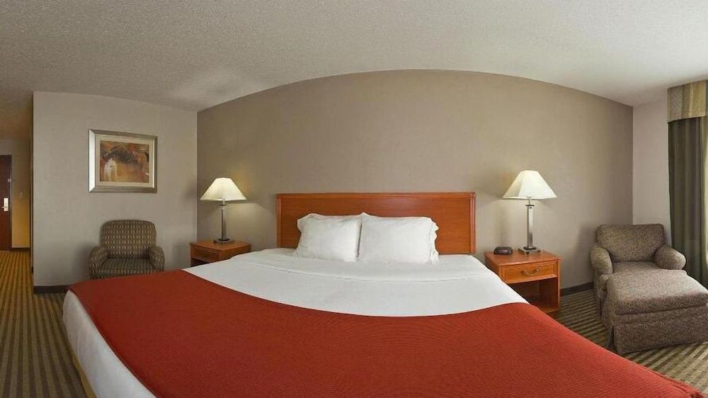 Holiday Inn Express Hotel & Suites Tell City by IHG 3