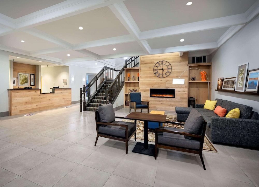 Country Inn & Suites by Radisson Albertville near Outlet Mall 2