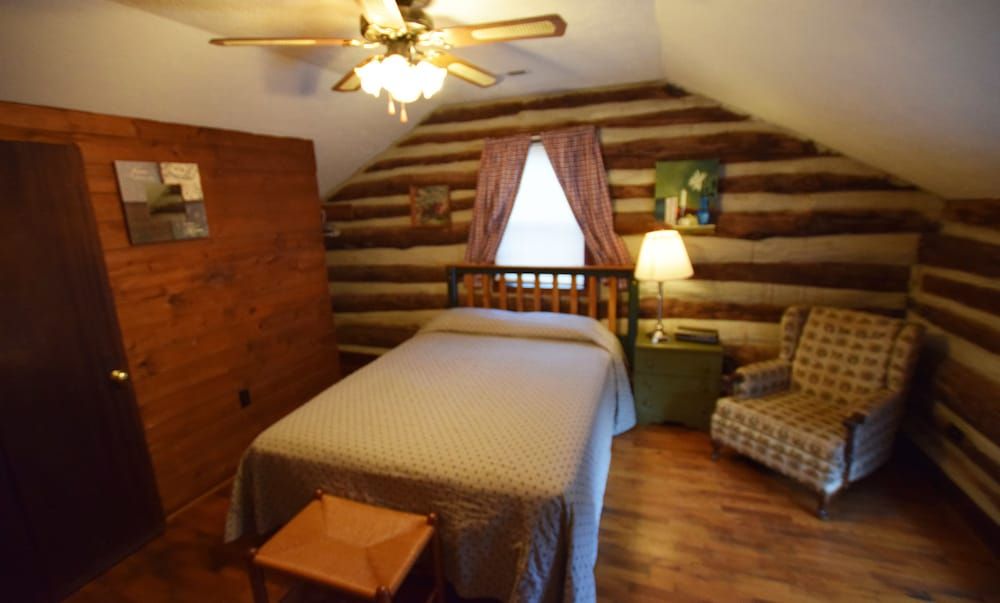 Graves Mountain Farm & Lodges 3