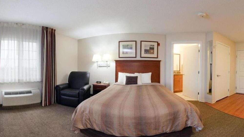 Candlewood Suites Rockford by IHG 3