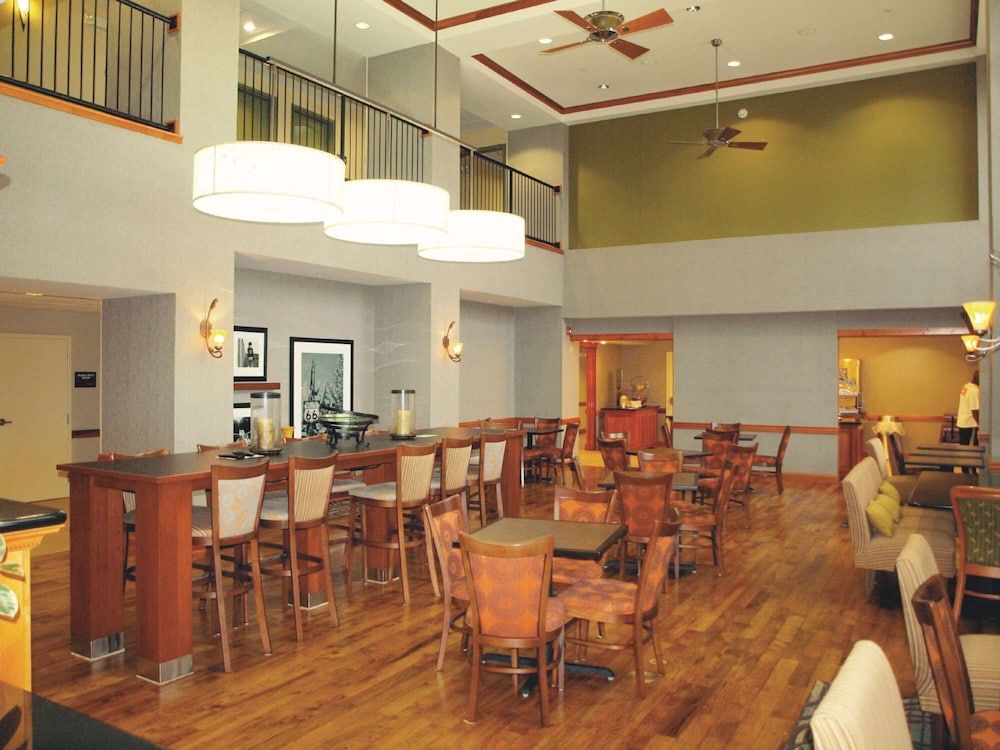 Hampton Inn Clinton 2