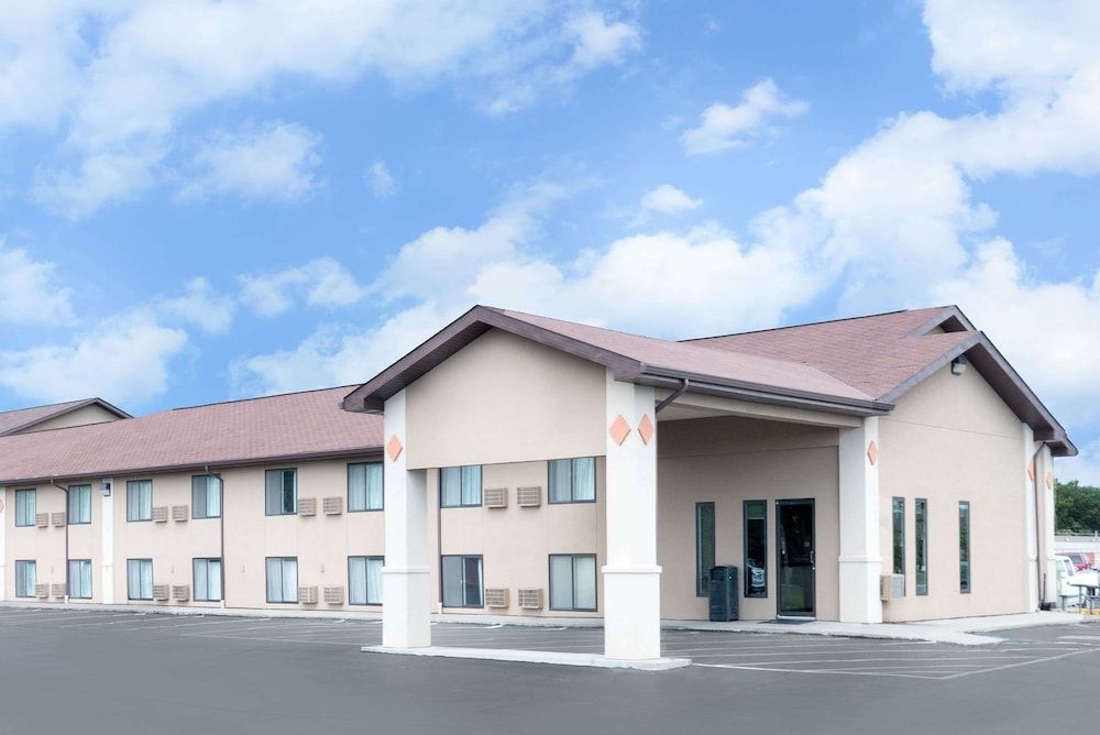Super 8 by Wyndham Huron 2 estrellas en Huron