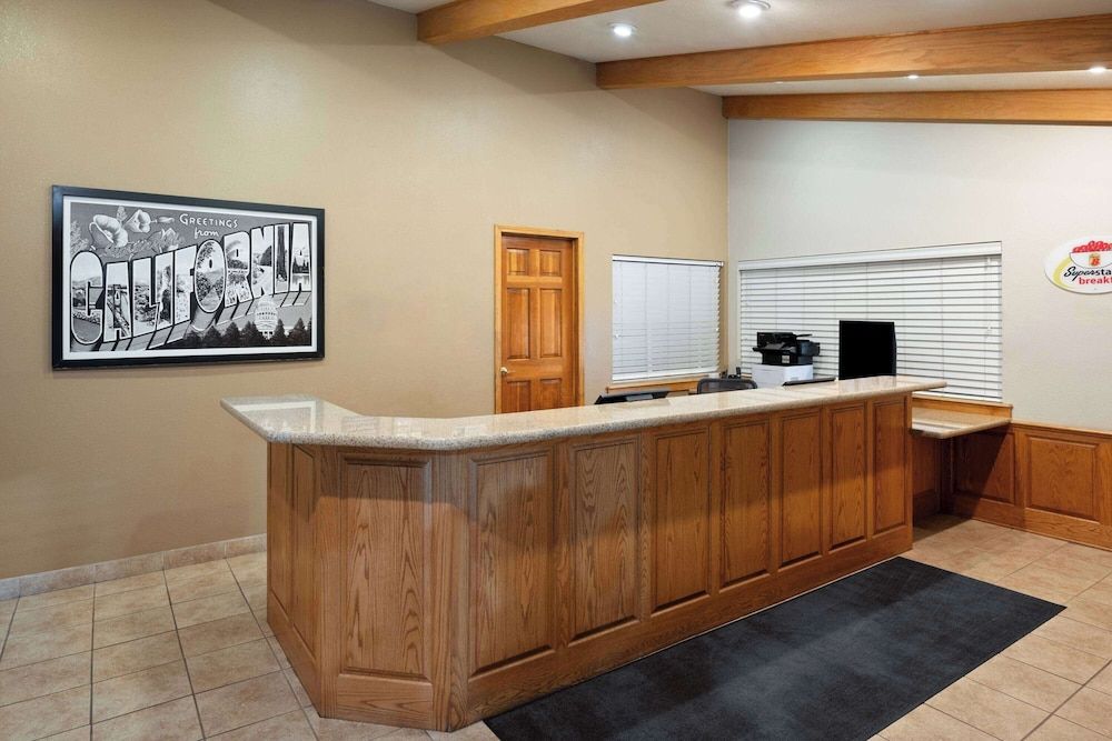 Super 8 by Wyndham Susanville 3