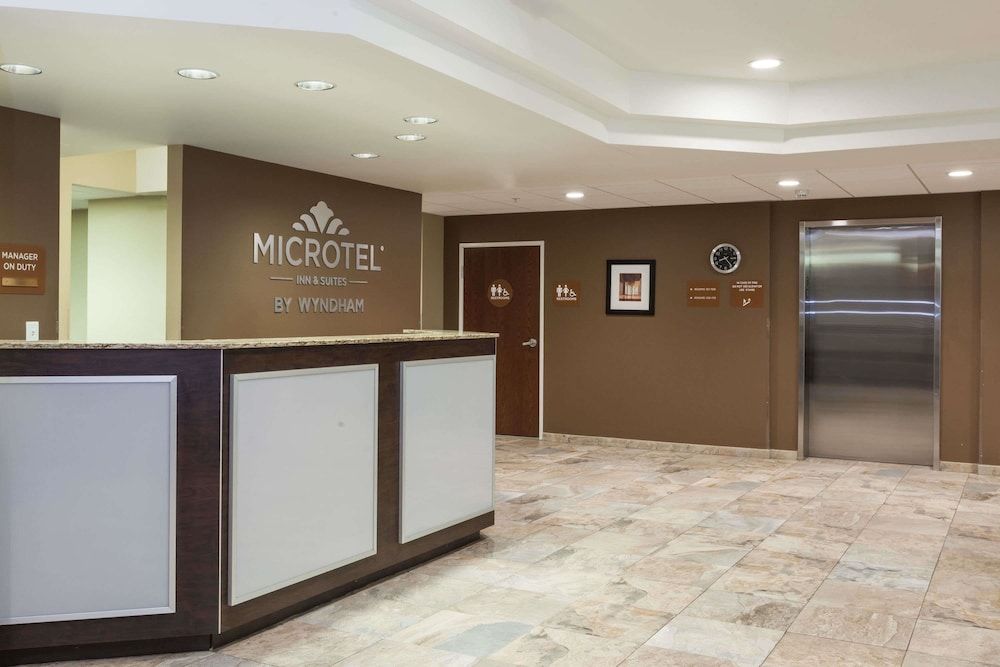 Microtel Inn & Suites by Wyndham Wheeler Ridge 2