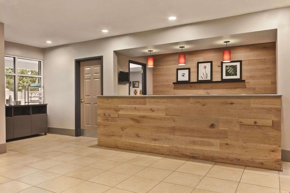 Country Inn & Suites by Radisson, Petersburg, VA 3
