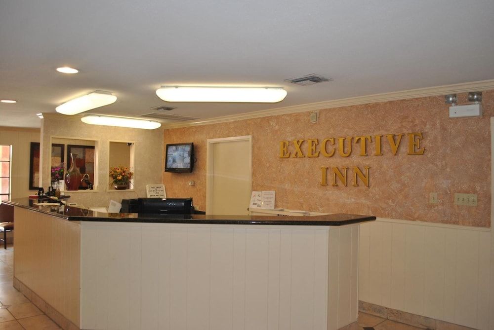 Executive Inn 3