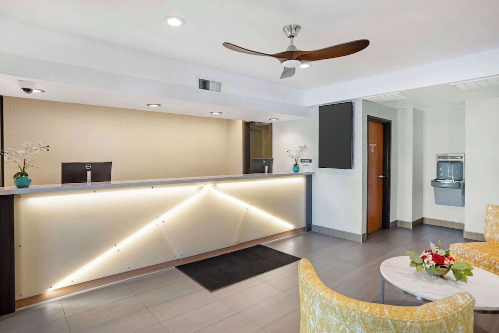 Best Western Exeter Inn & Suites 3