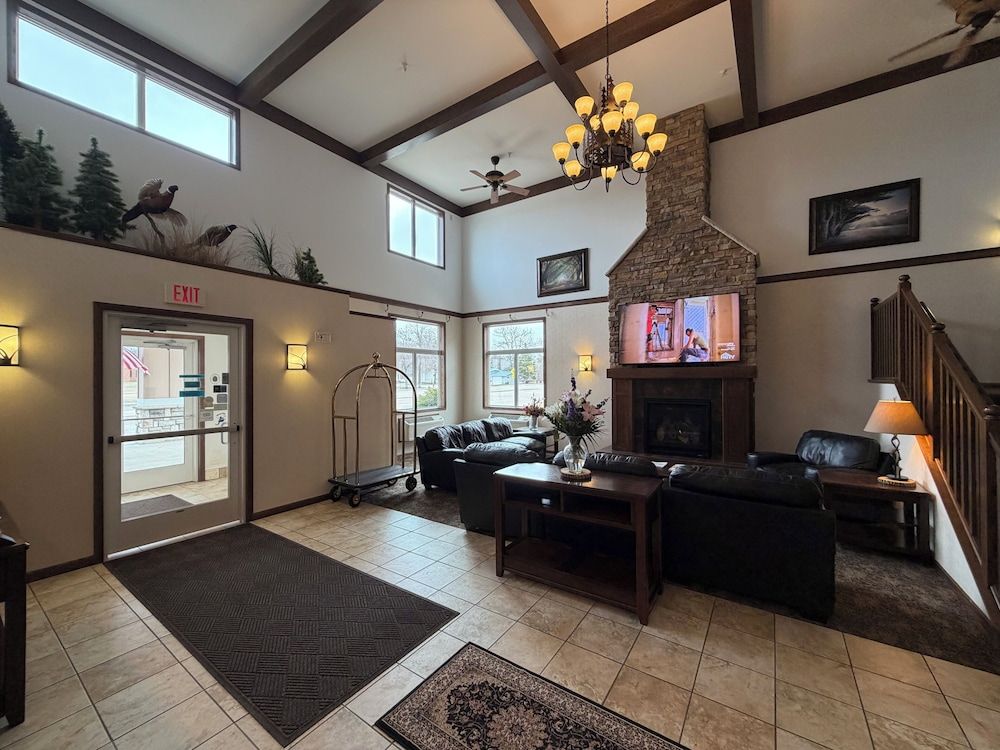 American Inn & Suites 2