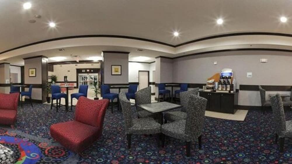 Holiday Inn Express Hotel & Suites Graham by IHG 3