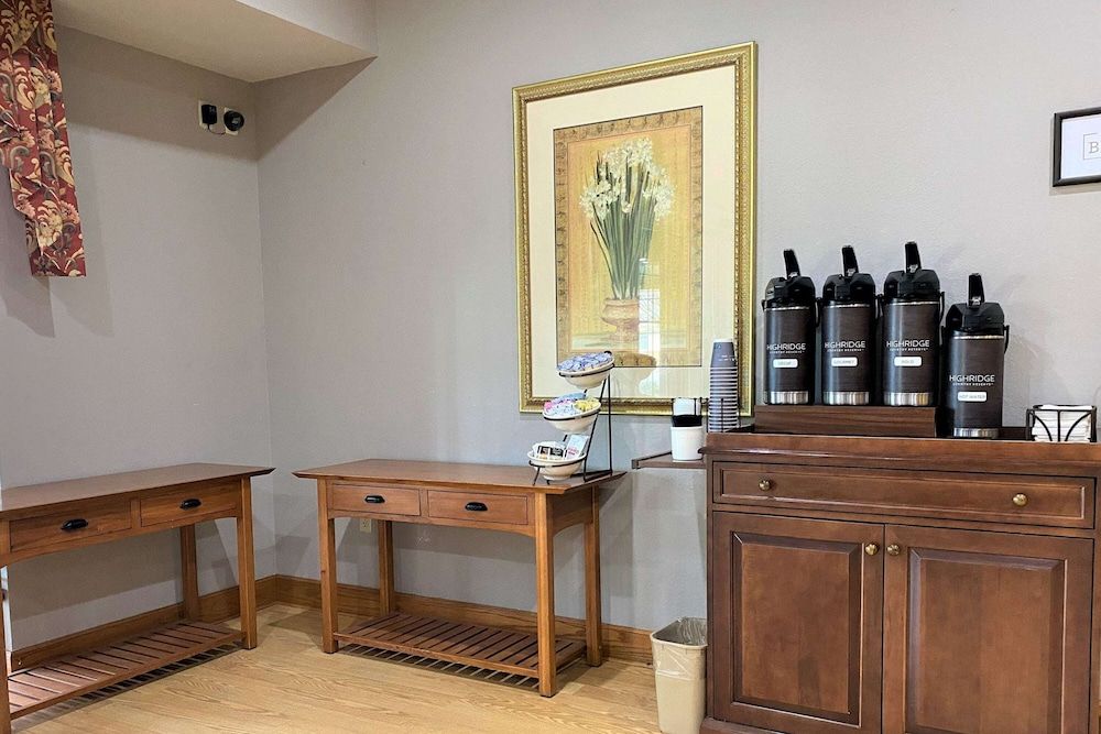 Country Inn & Suites by Radisson, El Dorado, AR 2
