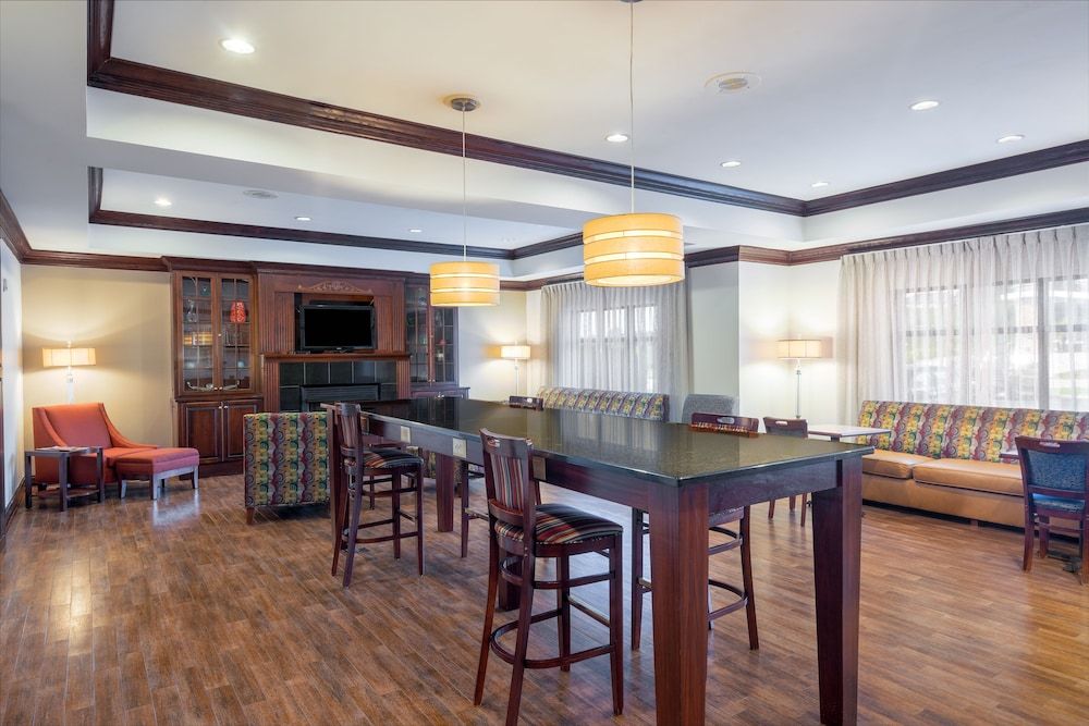 Hampton Inn London-North 2