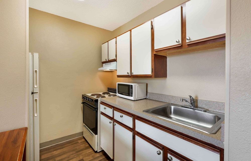 Suburban Studios Copley Akron West 2 estrellas en Copley