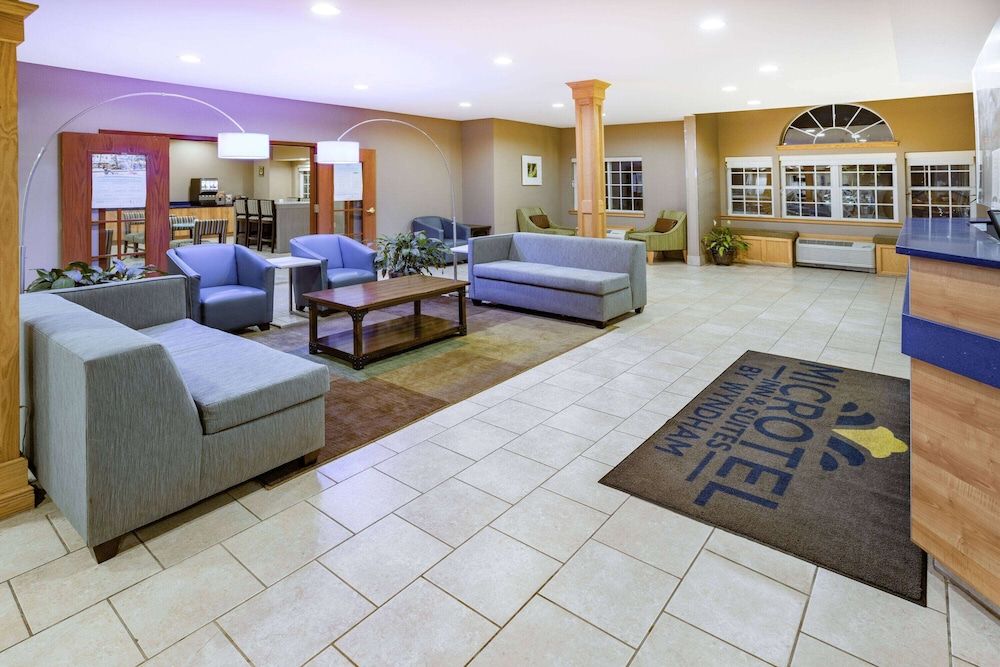 Microtel Inn & Suites by Wyndham Johnstown 2