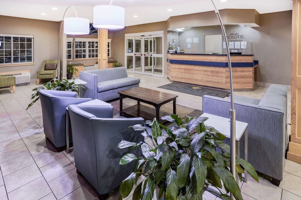 Microtel Inn & Suites by Wyndham Johnstown 3