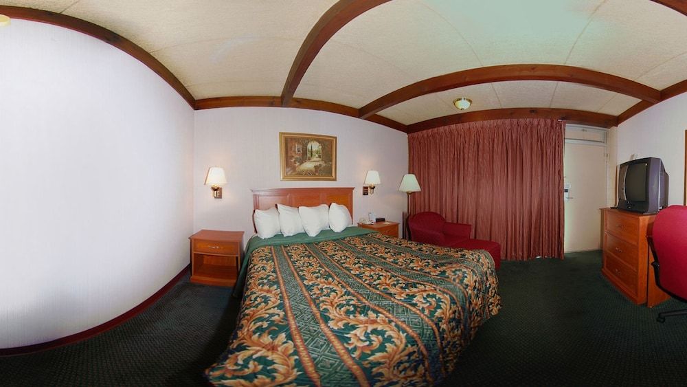 Days Inn by Wyndham Niles 3