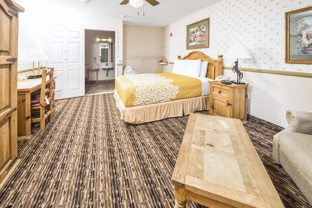 Days Inn by Wyndham Lebec 3