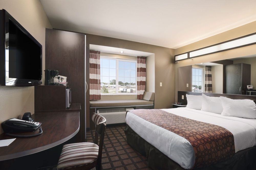 Microtel Inn & Suites by Wyndham Sidney 3
