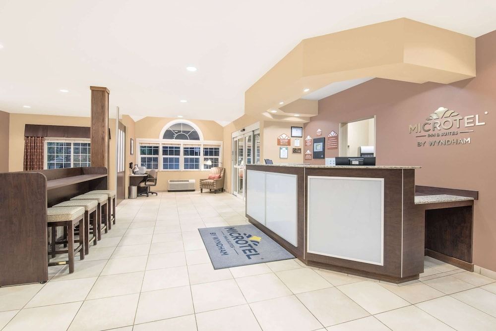 Microtel Inn & Suites by Wyndham Sidney 2