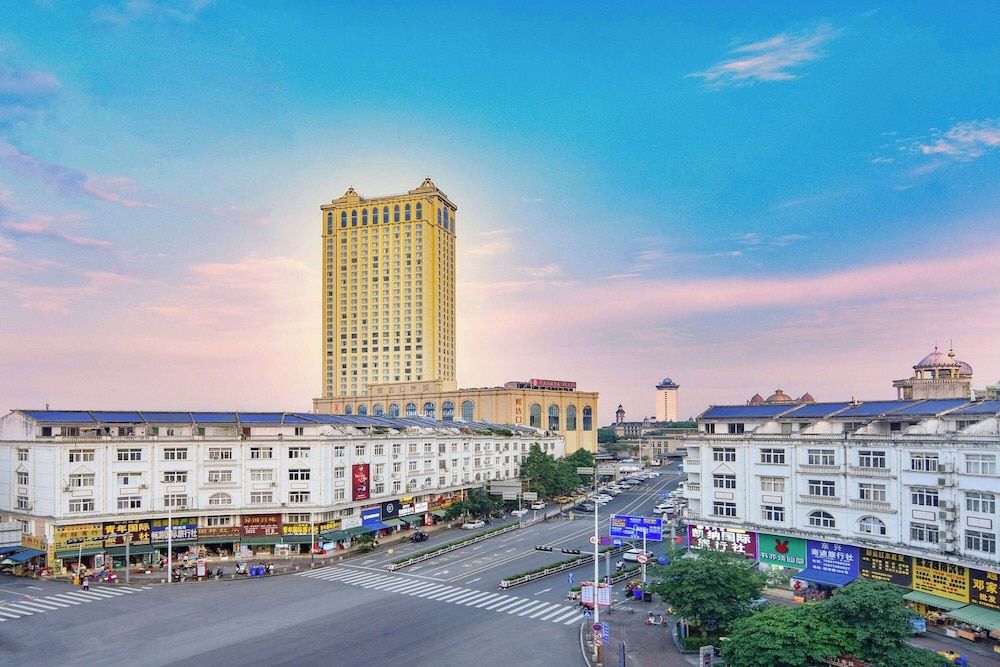 Ramada Plaza Dongxing City Center -1 estrellas en Dongxing