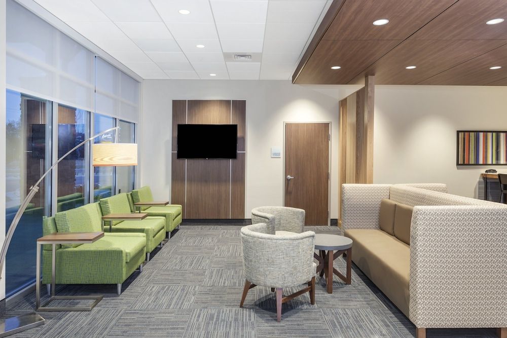 Holiday Inn Express & Suites Hudson I-94 by IHG 2