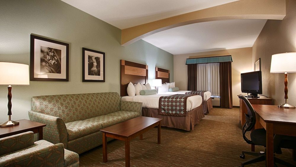 Best Western Plus Texarkana Inn & Suites 3