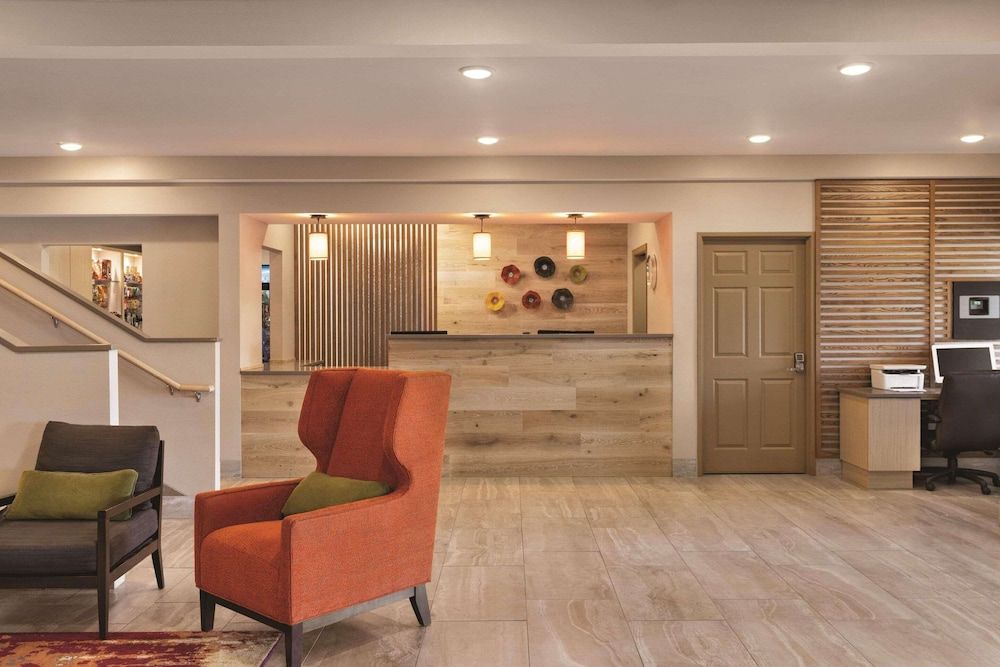 Country Inn & Suites by Radisson, Albert Lea - Austin 3