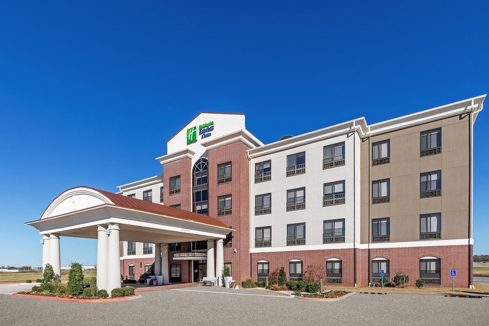 Holiday Inn Express Hotel and Suites Pryor by IHG 3 estrellas en Lusta