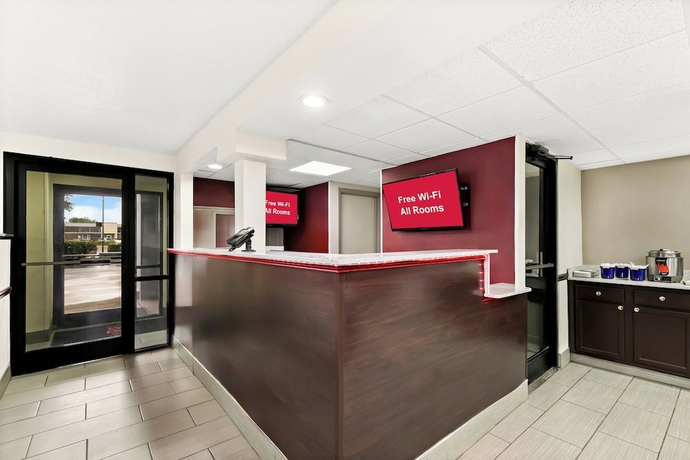 Red Roof Inn & Suites Duncan 3